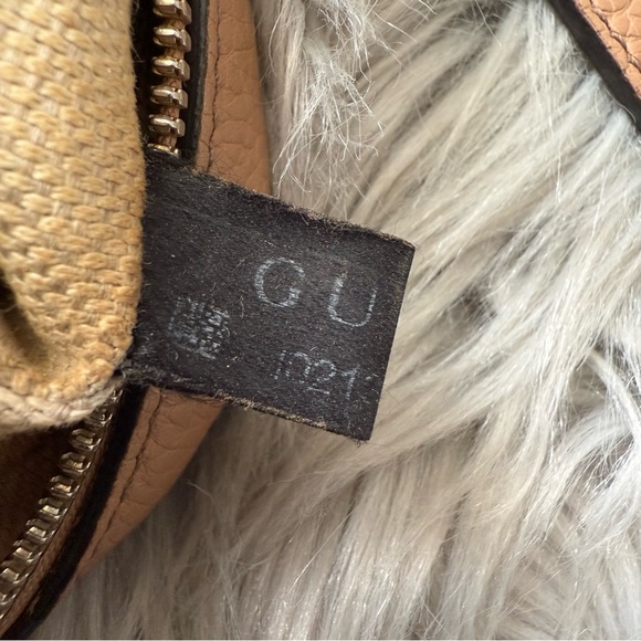 GUCCI Pebbled Calfskin Small Soho Disco Bag - Picture 12 of 16
